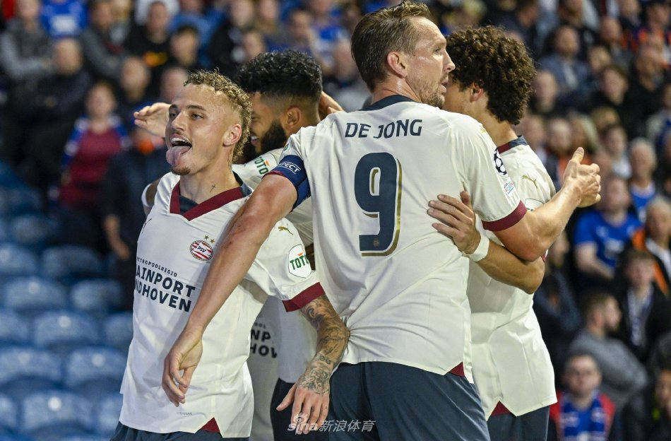 面孔出现在 面孔出现在