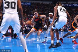 两人均是国 两人均是国